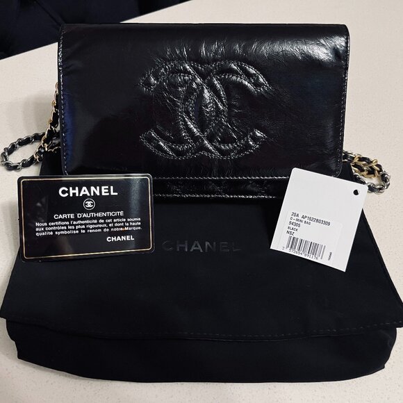 Chanel Mini Flap Bag, MINT Condition, Black Shiny Leather, Authenticated - Picture 1 of 11